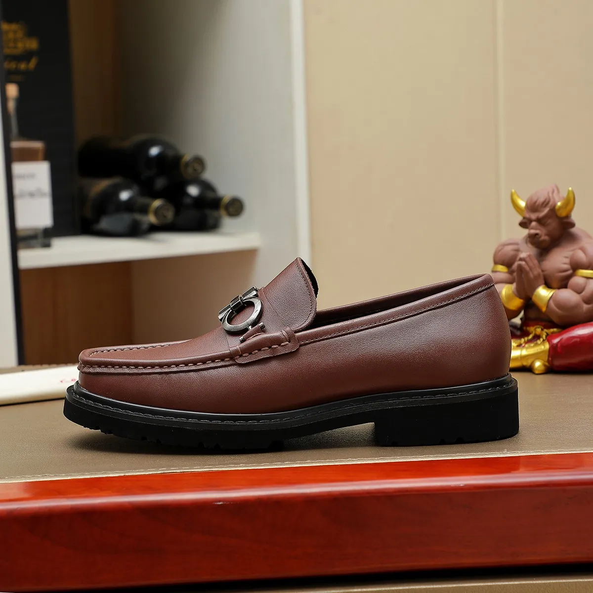 Men's shoes 💰500 Ferragamo [Ferragamo] top imported suit men's shoes 💯Original copy of the official website, product materials: selected imported embossed calfskin + luxury hardware buckle accessories ~ imported water-dyed cow 🐂 leather lining. Strong three-dimensional visual effect, original combination outsole, multiple colors available😘 Size: 38-44 (.45.46. Customized)